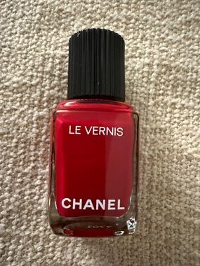 CHANEL Rouge Puissant 528 Red Nail Polish Authentic nail polish